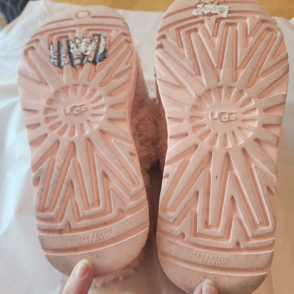 UGG slippers - Picture 10 of 11